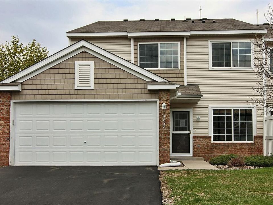 15828 Fleet Trail - front view