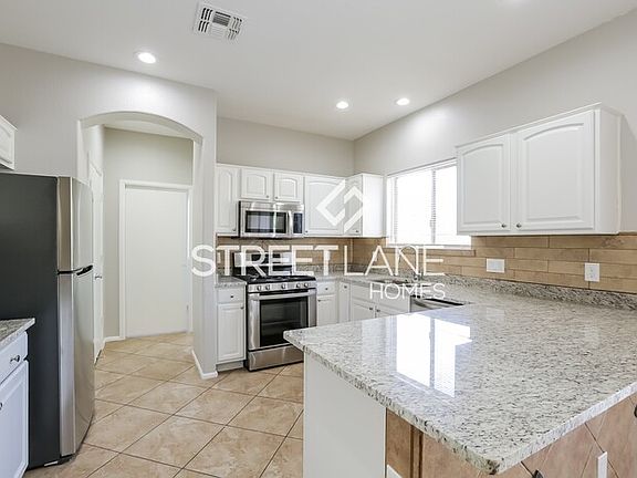 5th image of 2920 W Keim Dr