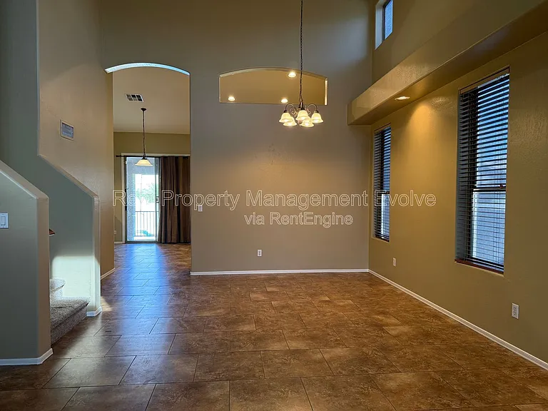 8014 W Pima St — Photo 3
