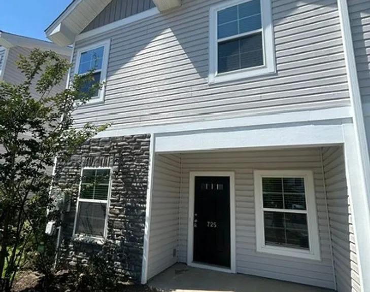 725 Wild Duck Ln — Photo 1