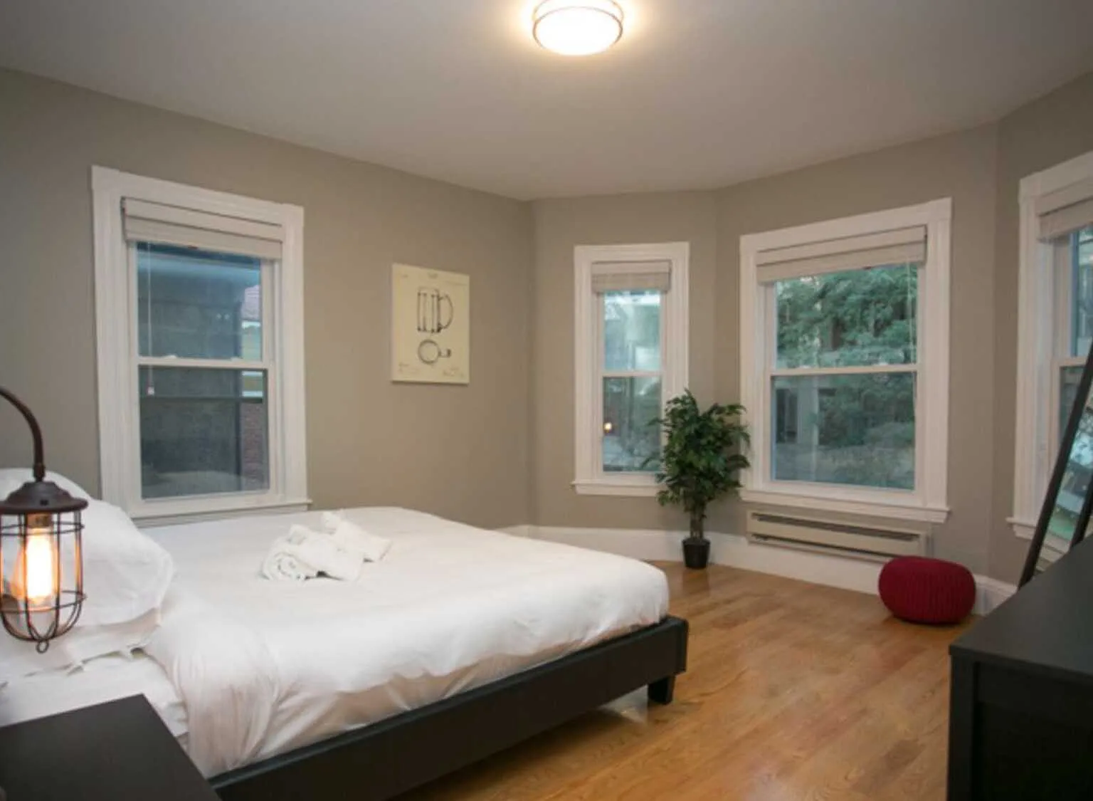 5 bed, $8,000 — Photo 3