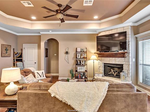 5th image of 4003 Merlemont Ct