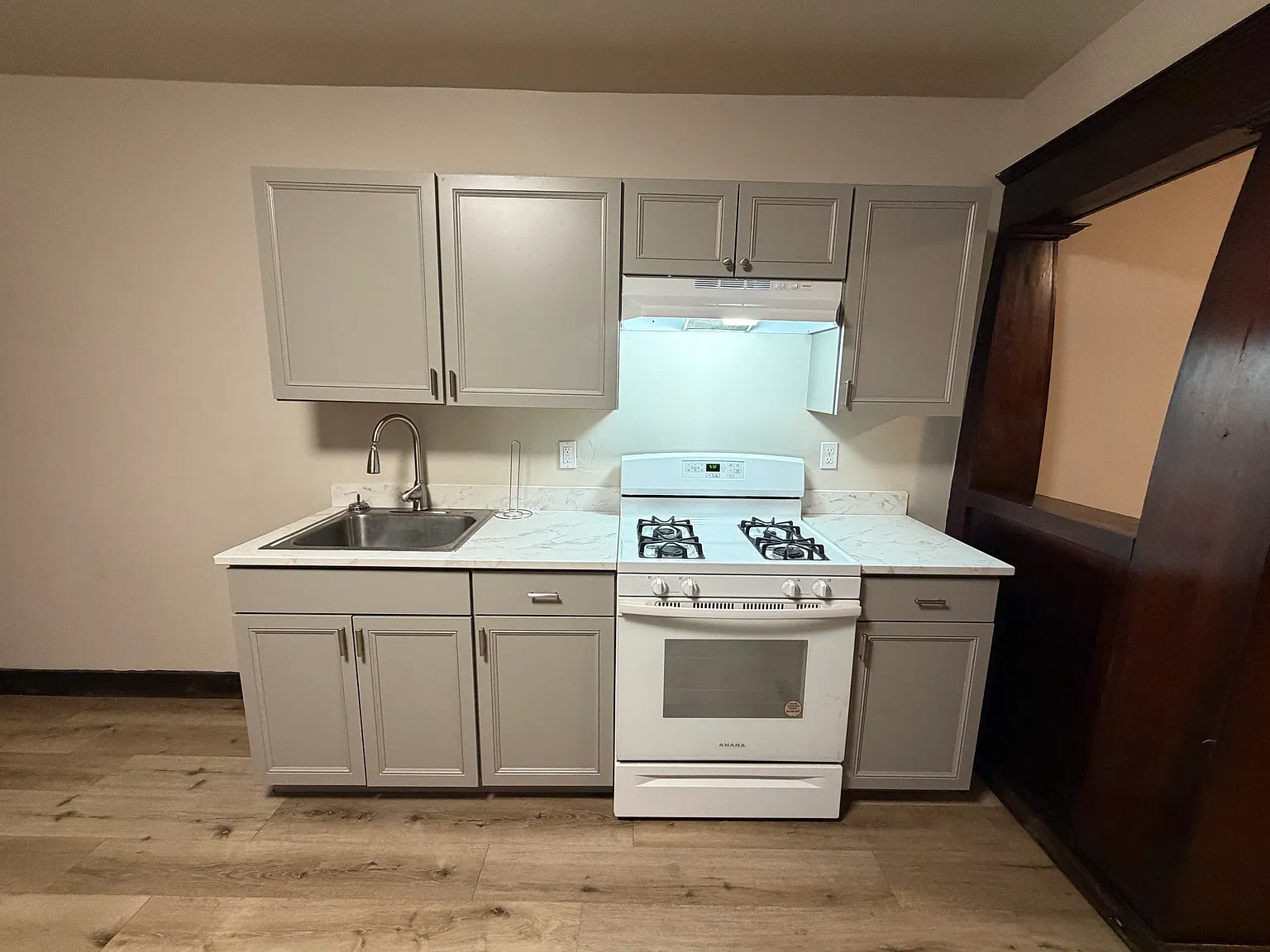 1 bed, $895 — Photo 4