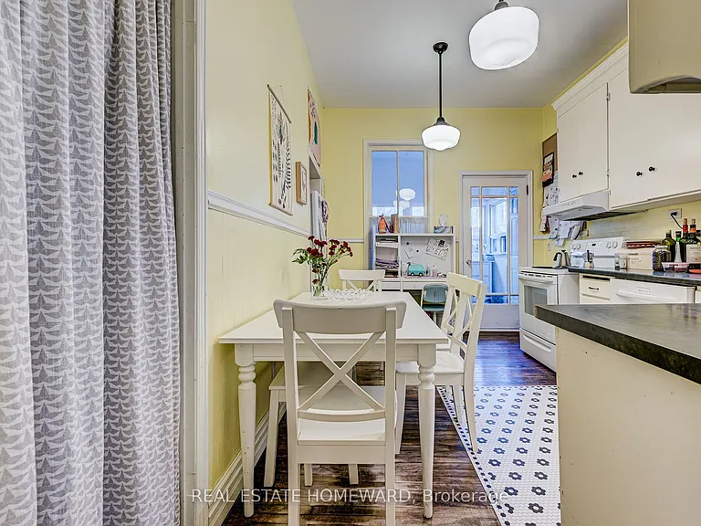 66 Mackenzie Cres #MAIN FL — Photo 12