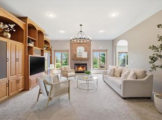 W280N8120 Black Diamond COURT, Hartland, WI 53029