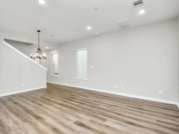 5th image of 6727 Parker Grove Ln