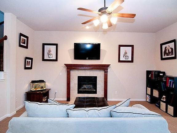 4th image of 726 Edwards Walk Dr