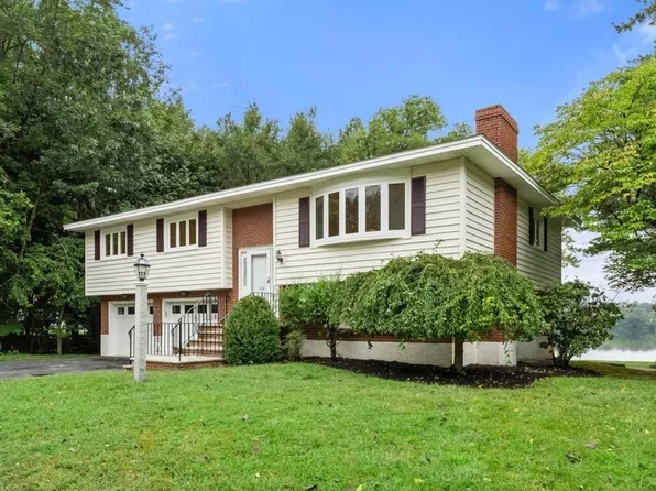 122 Spy Pond Pkwy, Arlington Heights, MA 02474