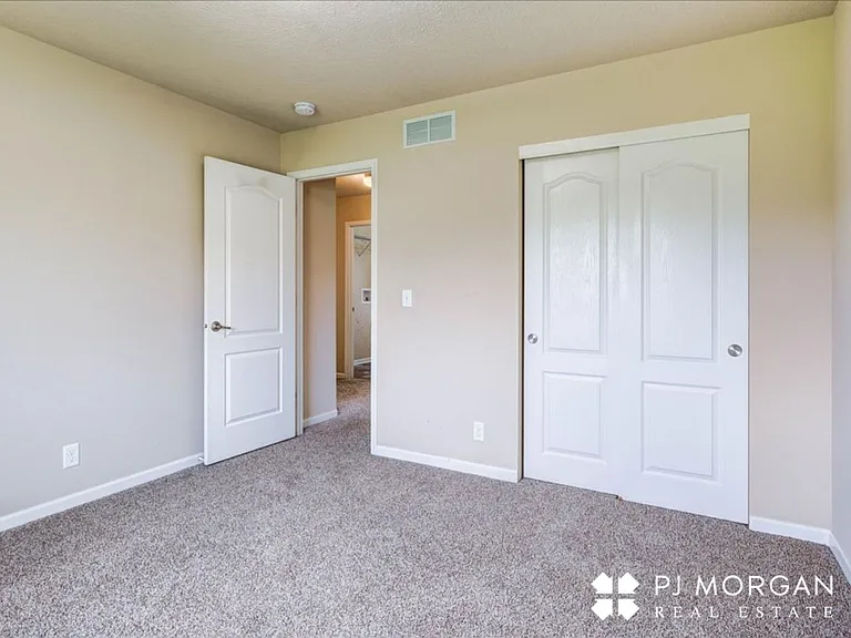 18726 Birchwood Ave — Photo 15