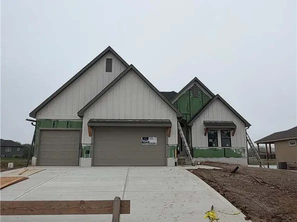 2335 Foxtail Dr, Kearney, MO 64060