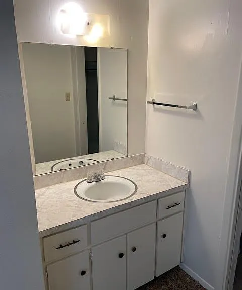 915 N Elm St #3 — Photo 15