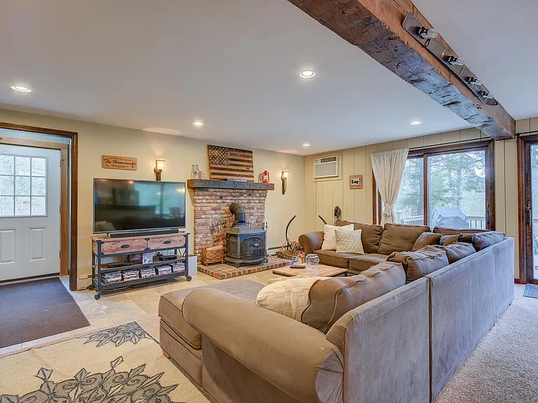 21 Littlefield Rd — Photo 9