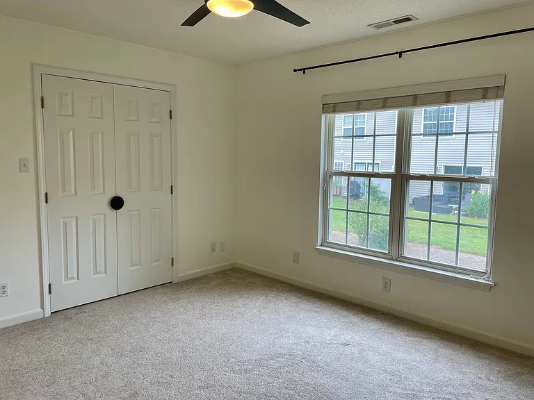 112 Student Pl — Photo 20