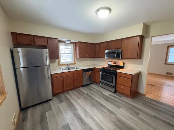 4933 6th St NE, Columbia Heights, MN 55421
