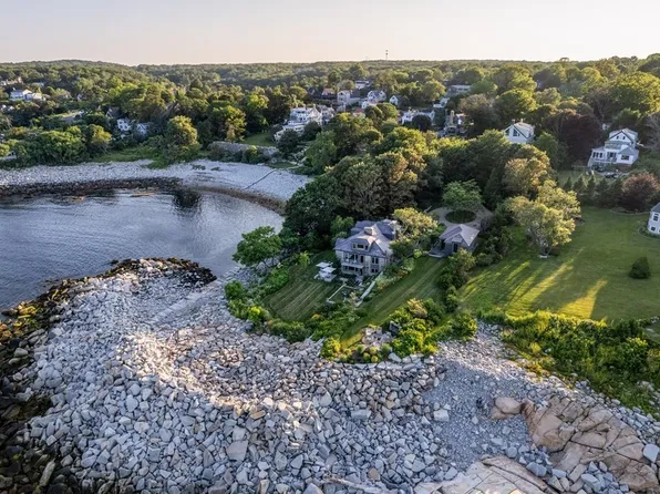 3 Pigeon Hl, Rockport, MA 01966
