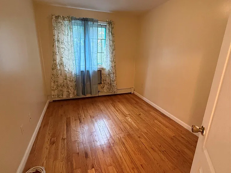766 Pine St — Photo 5