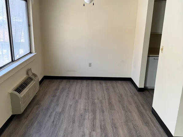 126 Triangle Street APT B10, Danbury, CT 06810