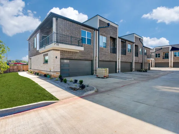 Oak Creek at University Place