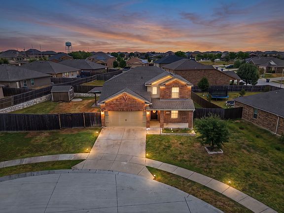2nd image of 1404 Diamond Ct