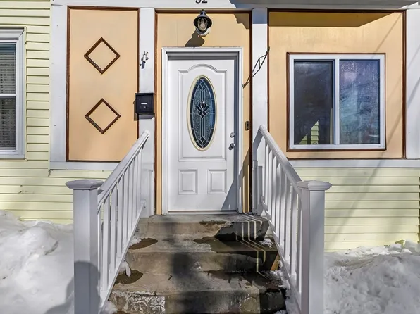 52 Taunton Ave, Hyde Park, MA 02136