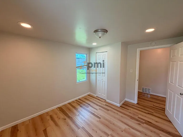 4816 Massachusetts St — Photo 9
