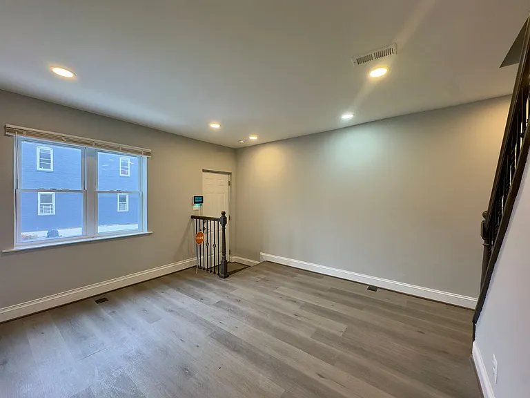 115 S Eaton St — Photo 3