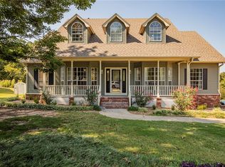 1704 Granada Dr, Springdale, AR 72762