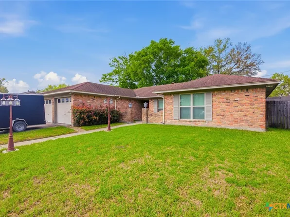 205 Westchester Dr, Victoria, TX 77904