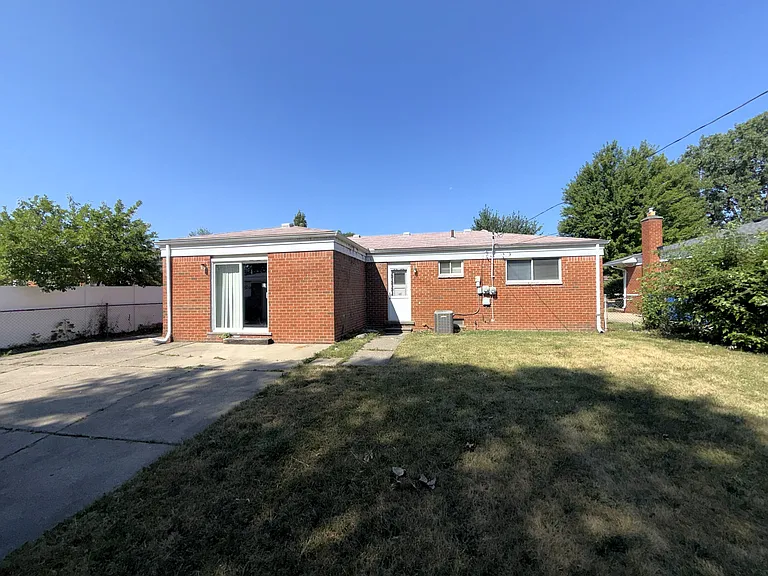 31846 Regal Dr — Photo 31
