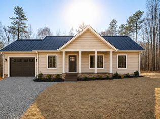 132 Gerber Daisy Trl, Shady Spring, WV 25918