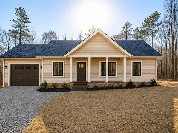 132 Gerber Daisy Trl, Shady Spring, WV 25918