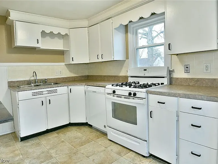 1787 Bonnie Brae Ave NE — Photo 24