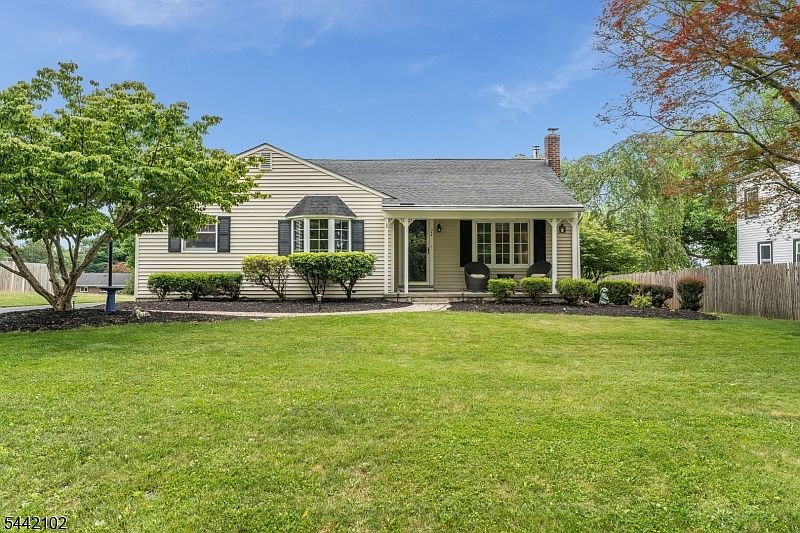 1st image of 244 Hillcrest Dr