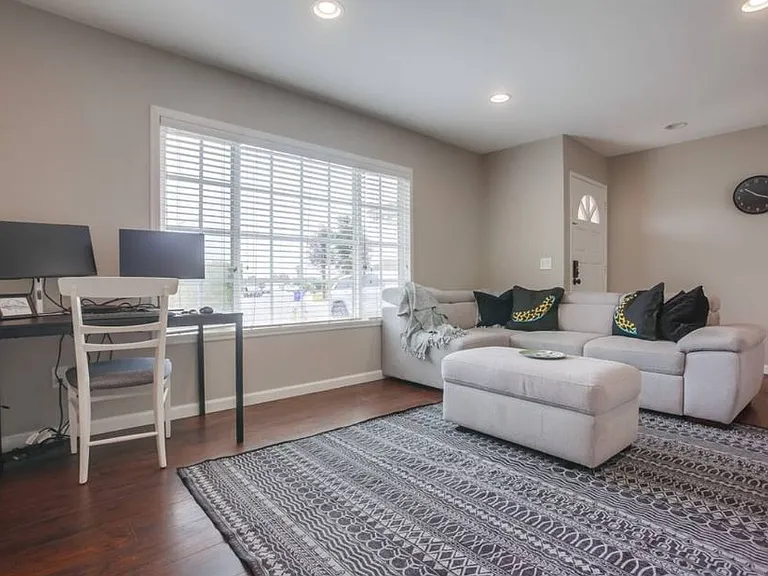 10584 Bandell Ct — Photo 9