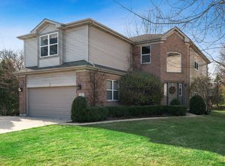 16 Insignia Ct, Highland Park, IL 60035