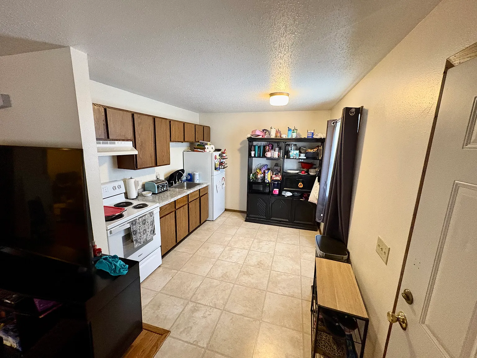 2 bed, 908 sqft, $795 — Photo 2