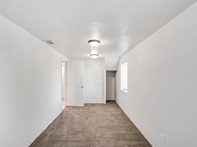 10177 Hawley Rd — Photo 39