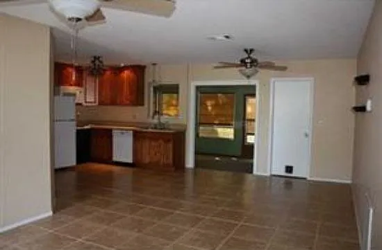 5381 Simrak St — Photo 3