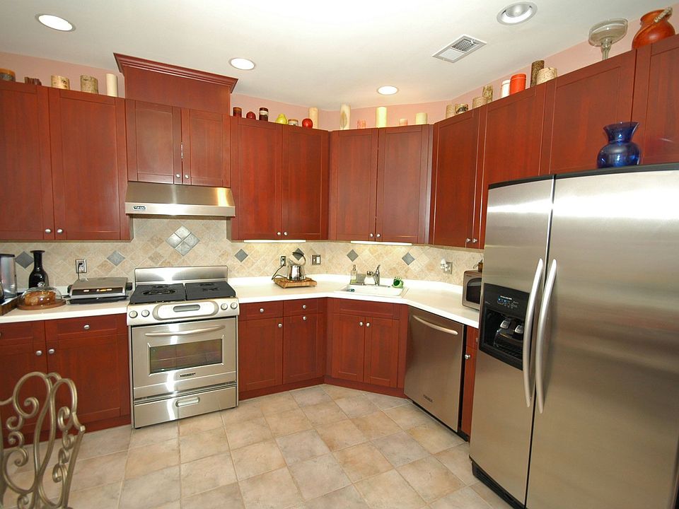 GORGEOUS GOURMET KITCHEN