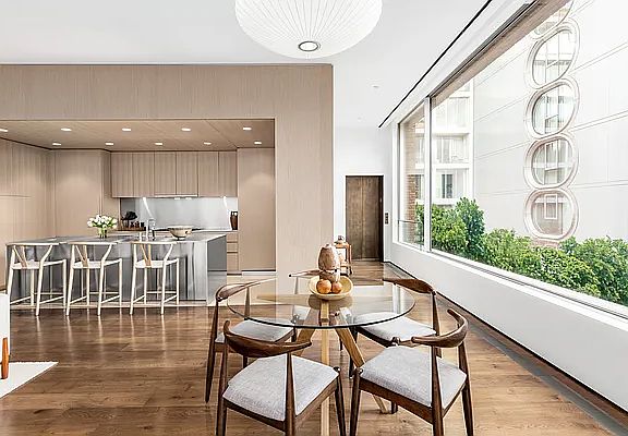 4th image of 527 W 27th St #4S