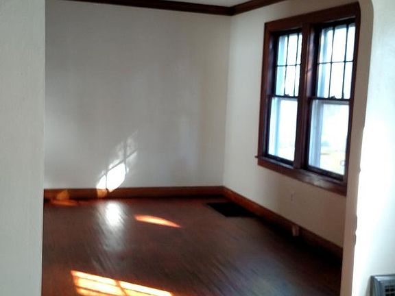2nd image of 933 W Willcox Ave