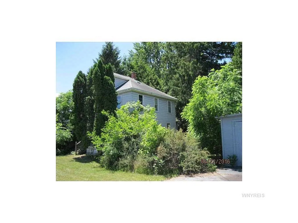 2760 Maple Ave photo 1