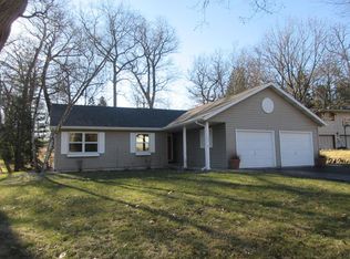 447 Sylvan Dr, Fontana, WI 53125