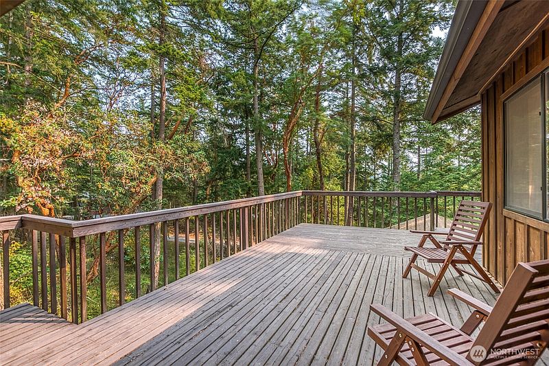 3rd image of 83 Cascade Way