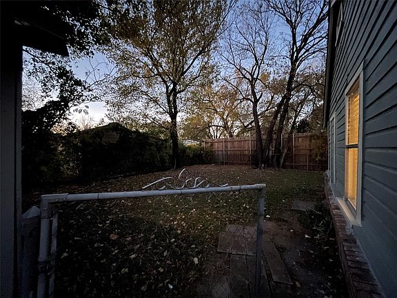 3rd image of 611 Harrisdale Ave