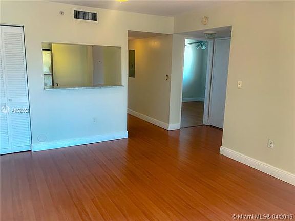 3rd image of 498 SW 2nd St