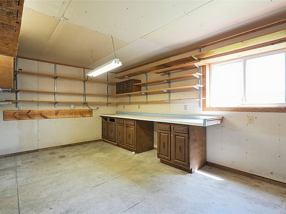 5th image of 204 Walnut St NW