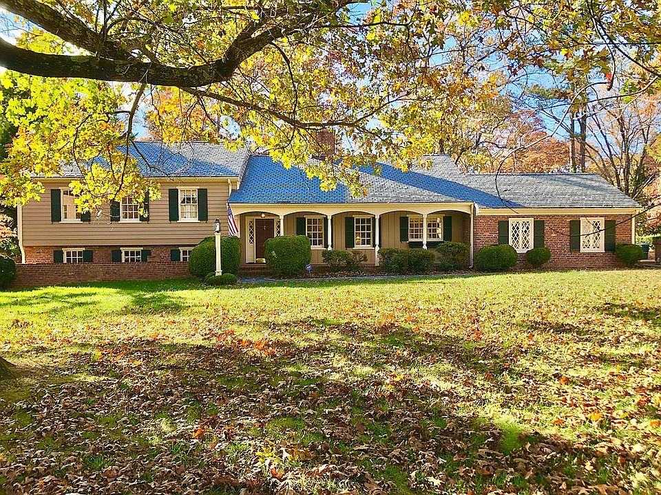 1st image of 208 Tarrytown Dr