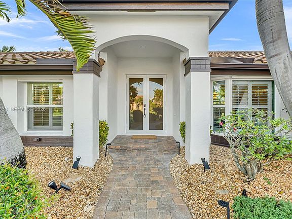 2nd image of 11834 Island Lakes Ln