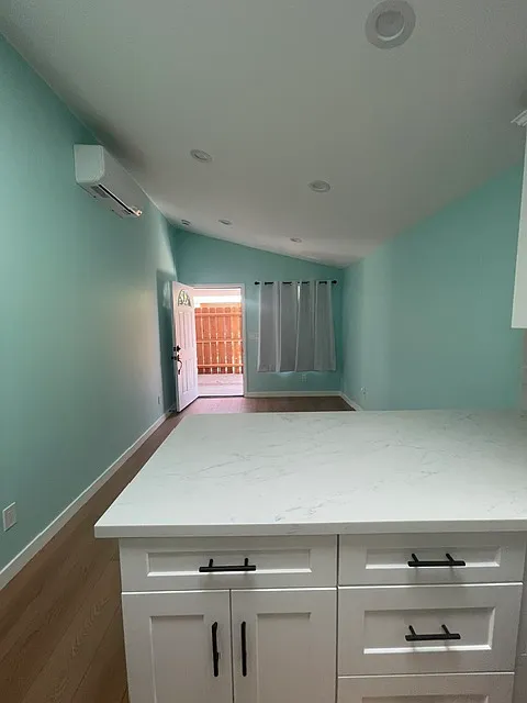 2 bed, 840 sqft, $3,599 — Photo 3